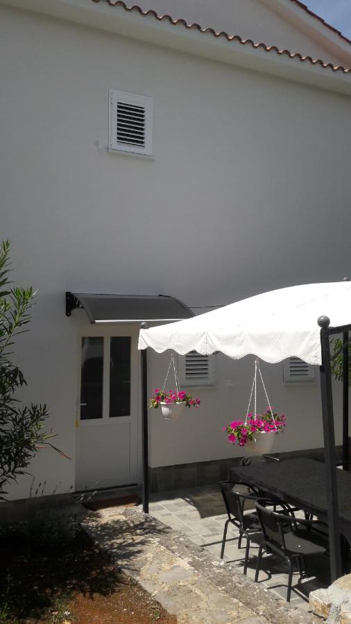Apartman-Maja-Krk クルク エクステリア 写真