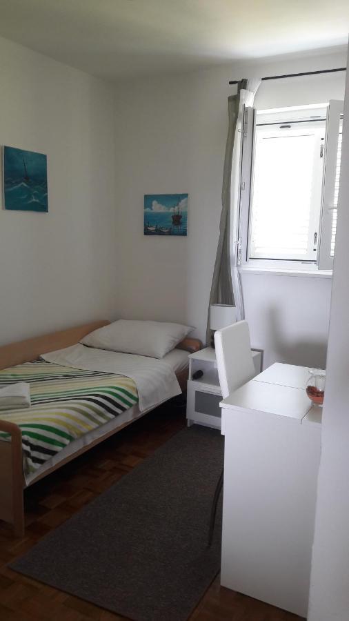 Apartman-Maja-Krk クルク エクステリア 写真