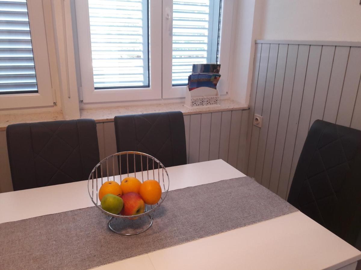 Apartman-Maja-Krk クルク エクステリア 写真